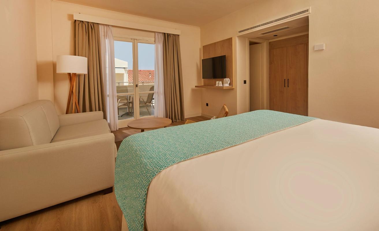 JUNIOR SUITE INTERIOR VIEW  AluaSoul Zakynthos (Adults Only) Tragaki JUNIOR SUITE INTERIOR VIEW  AluaSoul Zakynthos (Adults Only) Tragaki