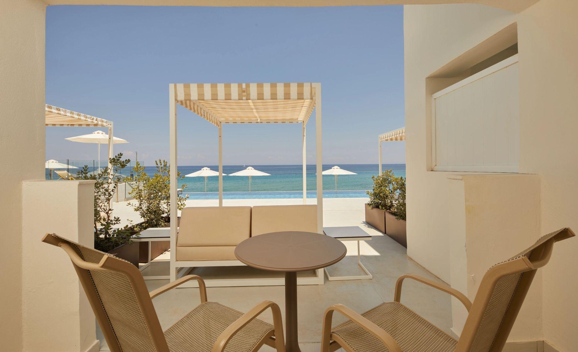 MY FAVOURITE CLUB SWIM-UP JUNIOR SUITE FRONTAL SEA VIEW  AluaSoul Zakynthos (Adults Only) Tragaki